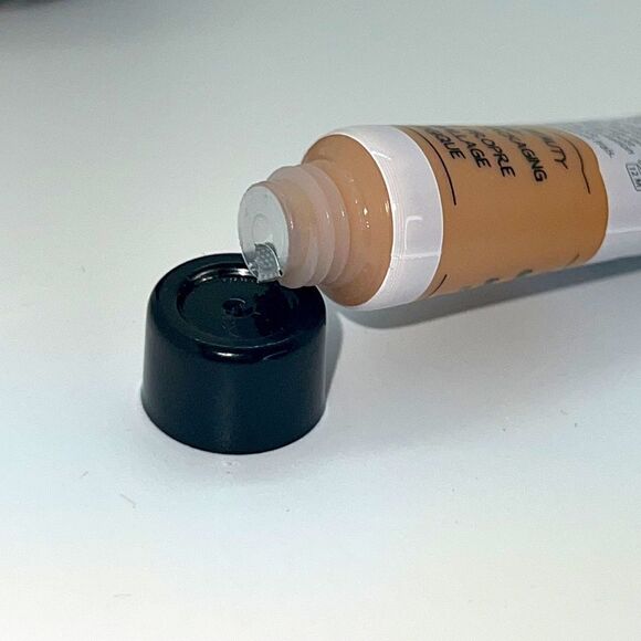 $10🌟 theBalm Anne T. Dotes Tinted Moisturizer #26 - Picture 3 of 3